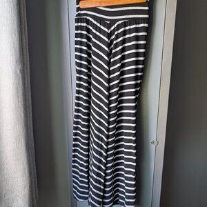 long knit black and white striped skirt. women's Medium